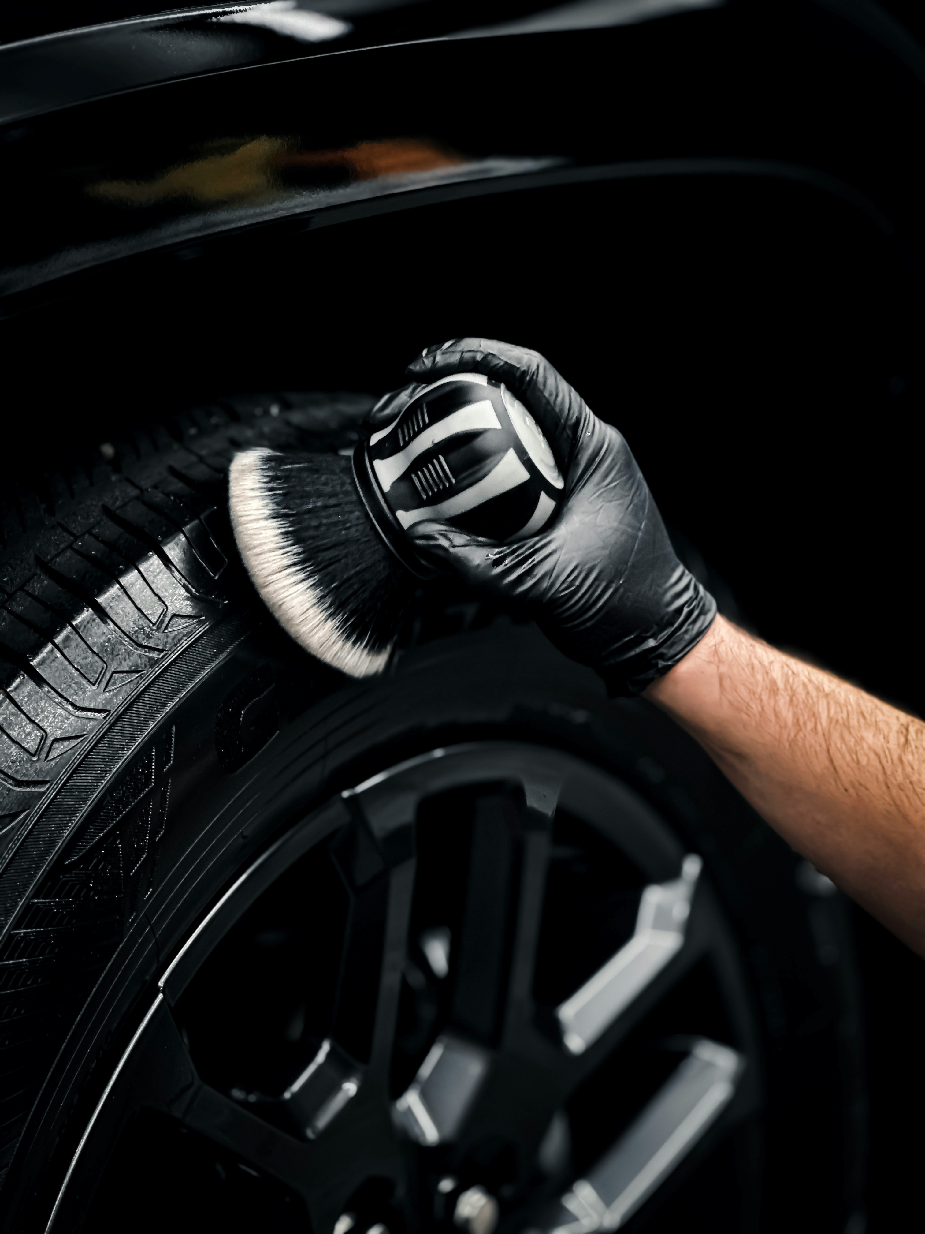Applying tire dressing